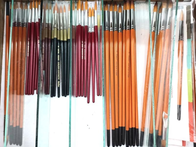 Art Pencils & Brushes